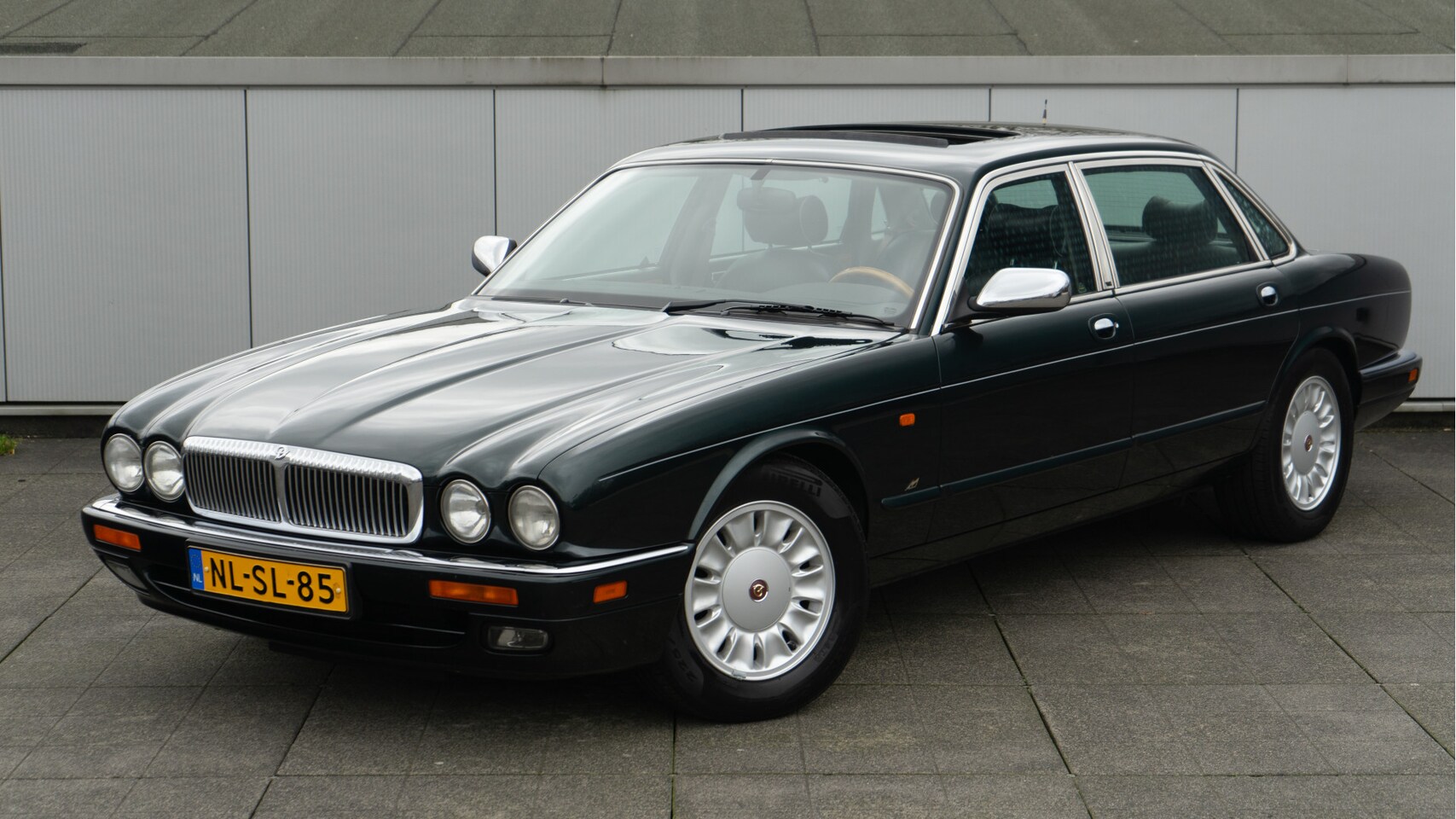 Daimler Double Six 6.0 V12 Century LWB Origineel NL Munsterhuis ...