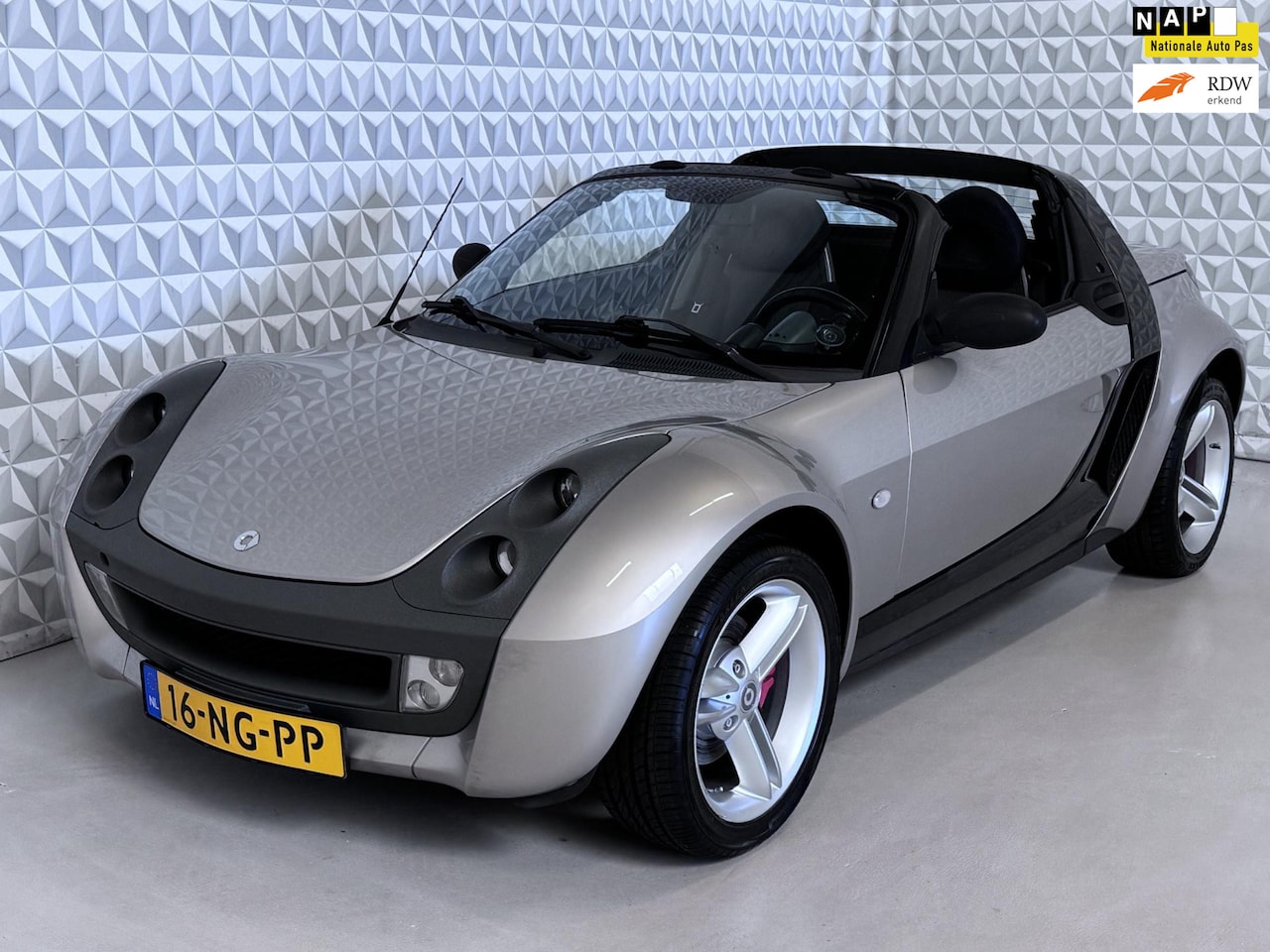 Smart Roadster - 0.7 Automaat + 16' Velgen + Nieuwe APK - AutoWereld.nl