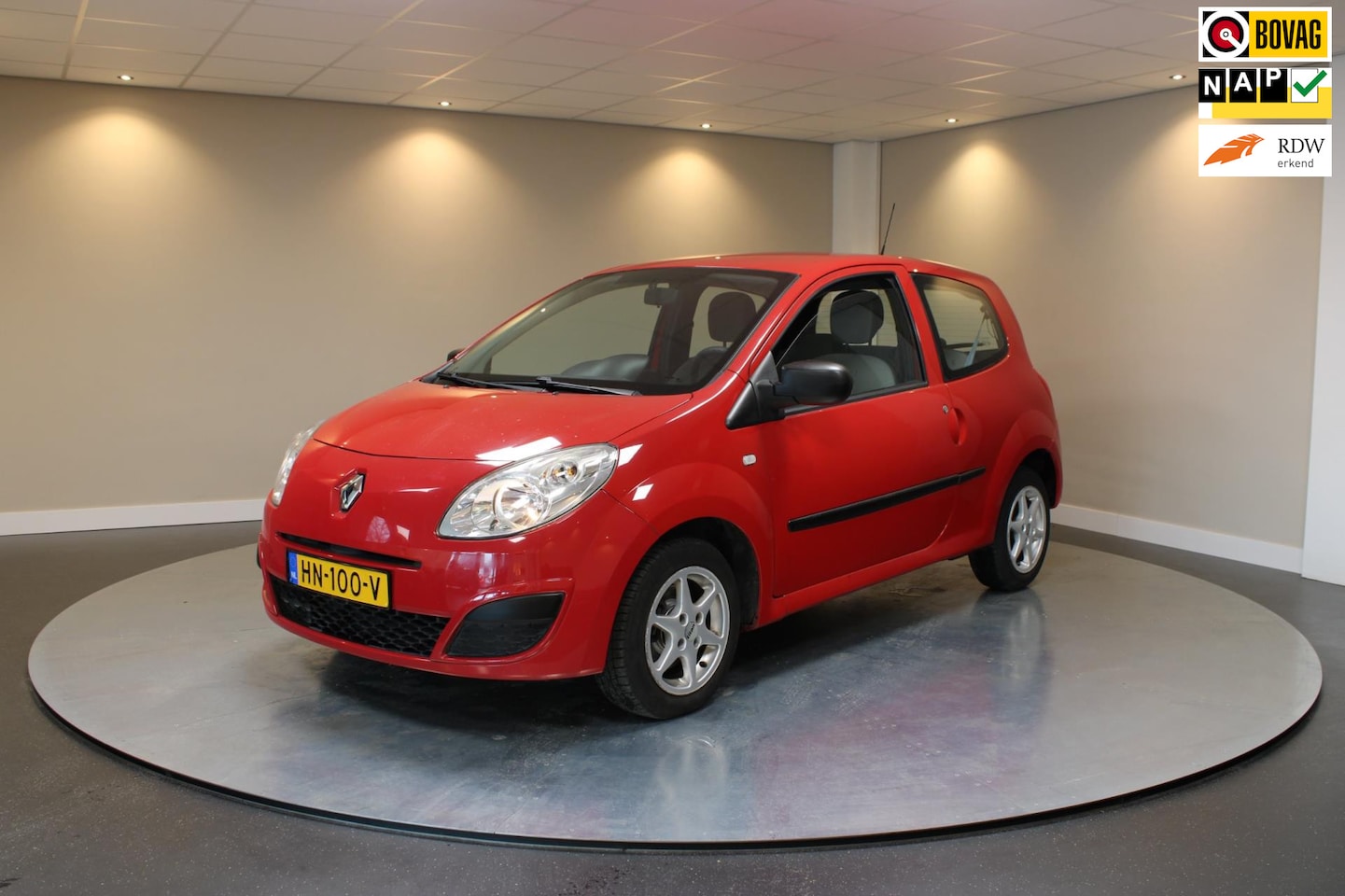 Renault Twingo - 1.2 Acces *Zuinig* Airco|All-seasons|Lm velgen - AutoWereld.nl