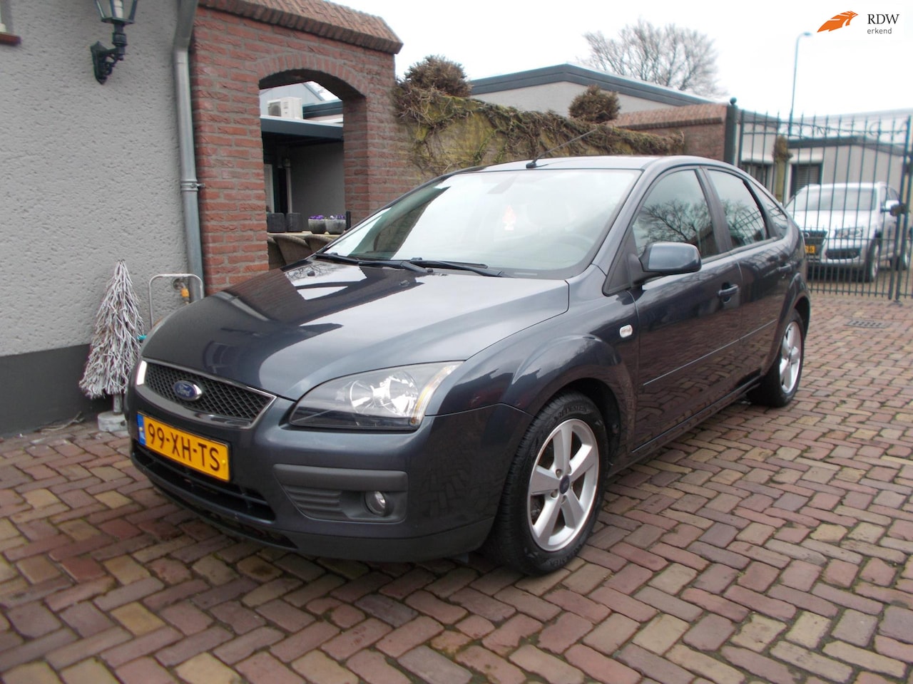 Ford Focus - 1.6-16V Futura 5drs bj 2007 zeer nette auto apk 12-2024 - AutoWereld.nl