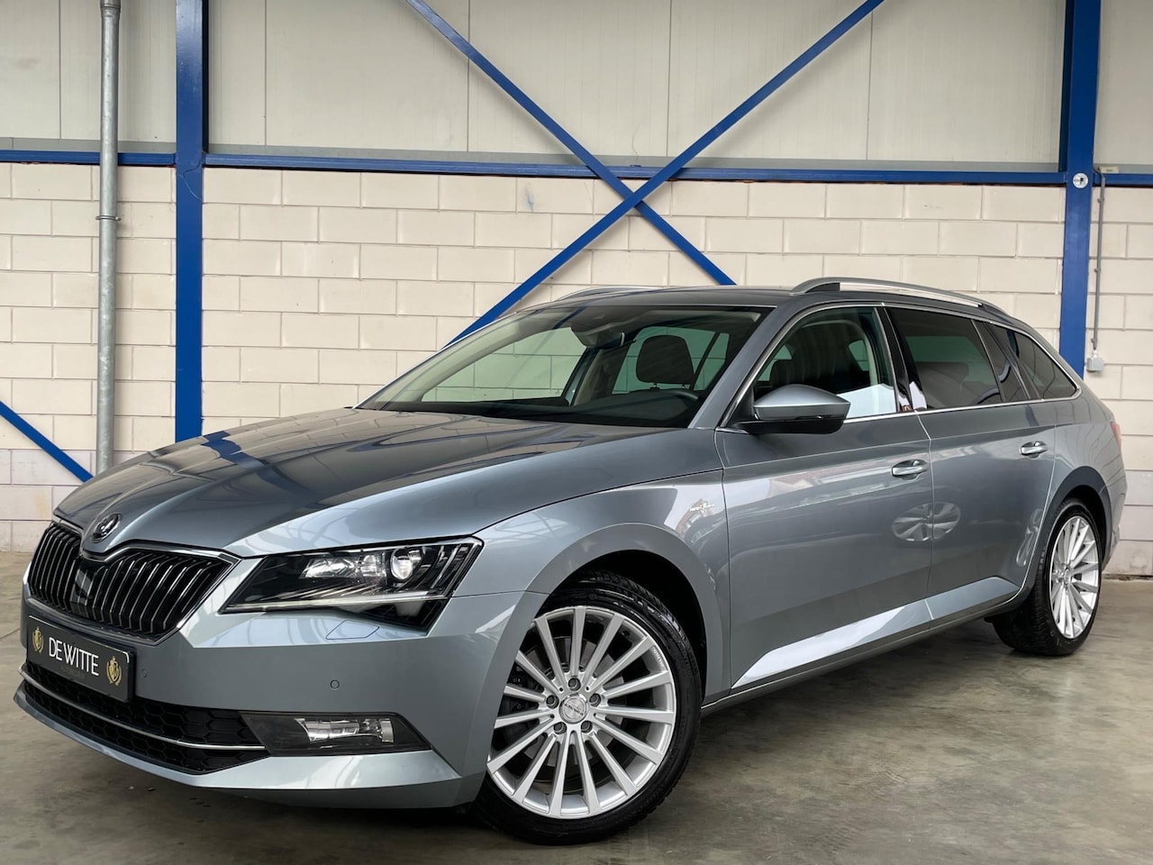 Skoda Superb Combi - 1.8 TSI Laurin & Klement KEYLESS|LEDER|DSG - AutoWereld.nl