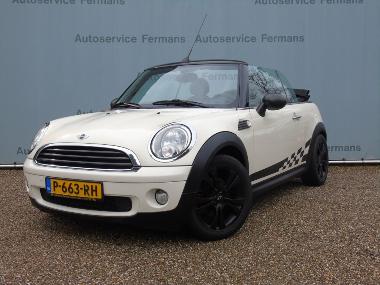 MINI Cabrio - 1.6I One Cabrio - 2010 - 136DKM - Leer - Airco - AutoWereld.nl