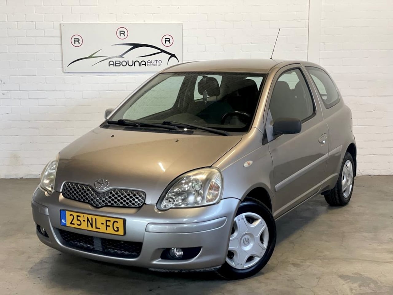 Toyota Yaris - 1.3 VVT-i Sol |Stuurbkr |Nieuwe APK |Lage KM |NAP - AutoWereld.nl