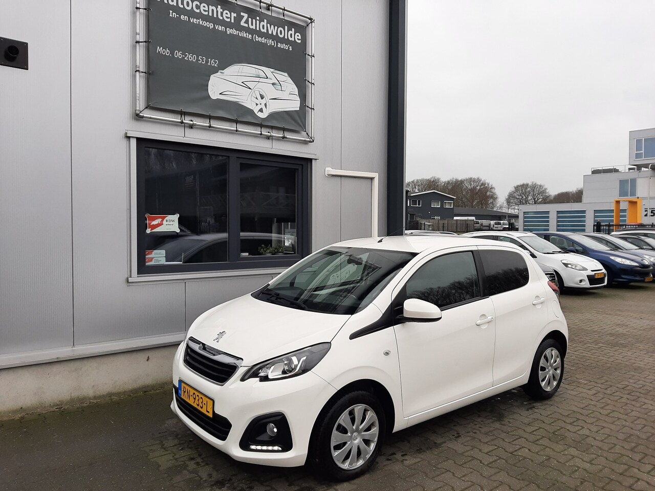 Peugeot 108 - 1.0 e-VTi Active navi airco ele pakket led apk 1-2026 - AutoWereld.nl