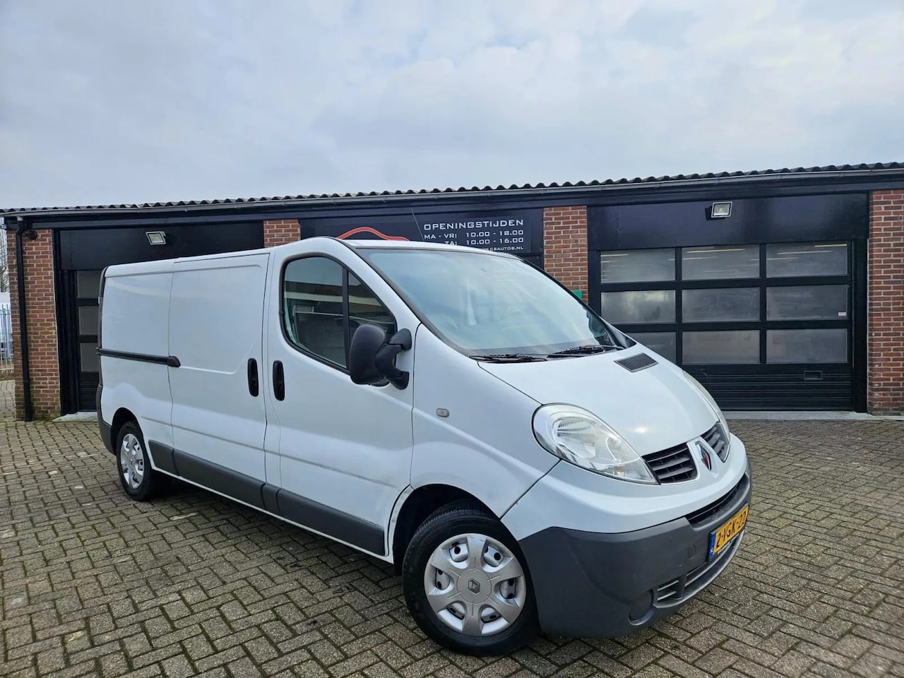 Renault Trafic - T29 L2/H1 2.0 DCI 66KW E4 2.0DCI|L2|AIRCO|BJ.2010 - AutoWereld.nl