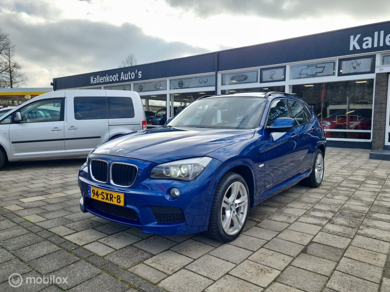 BMW X1 - sDrive18i Executive M-Pakket, Pano, Dealer onderhoud! - AutoWereld.nl