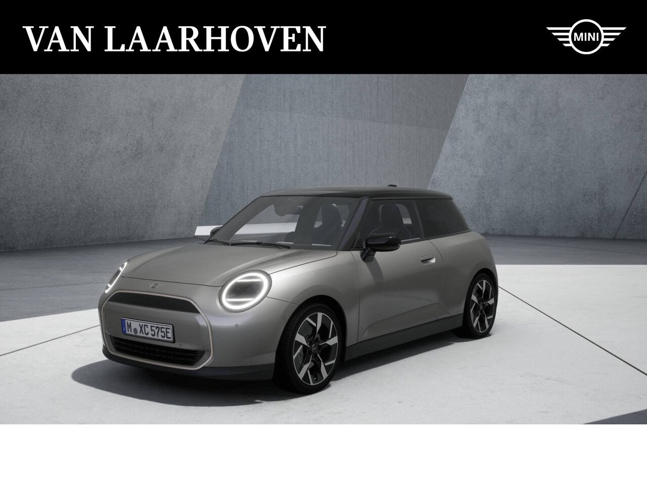 MINI Cooper - Hatchback E Favoured 40.7 kWh / Panoramadak / JCW Sportstoelen / Comfort Access / LED / He - AutoWereld.nl