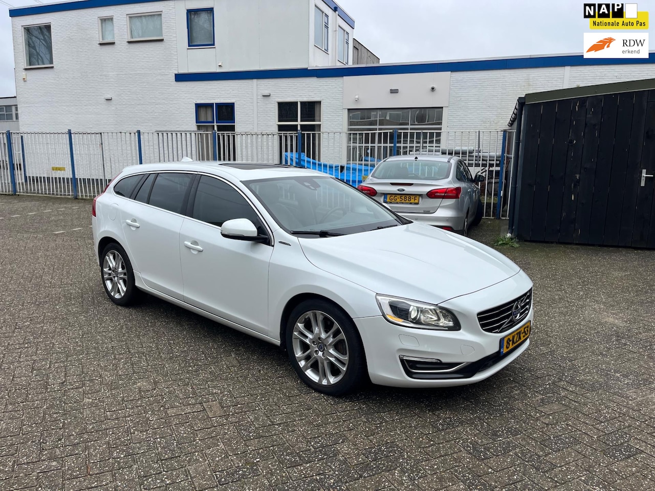 Volvo V60 - 2.4 D6 AWD Plug-In Hybrid Summum 2.4 D6 AWD Plug-In Hybrid Summum - AutoWereld.nl