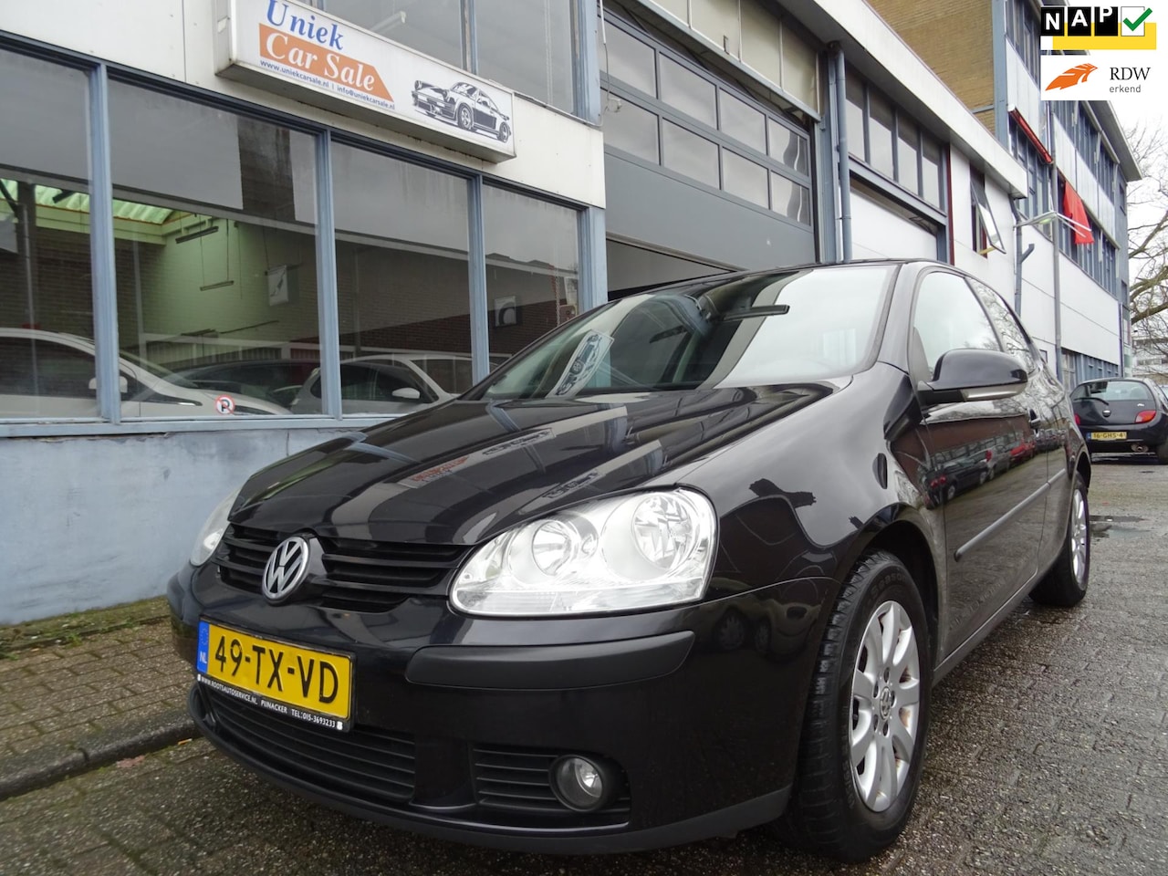 Volkswagen Golf - 1.6 FSI Comfortline Automaat - AutoWereld.nl