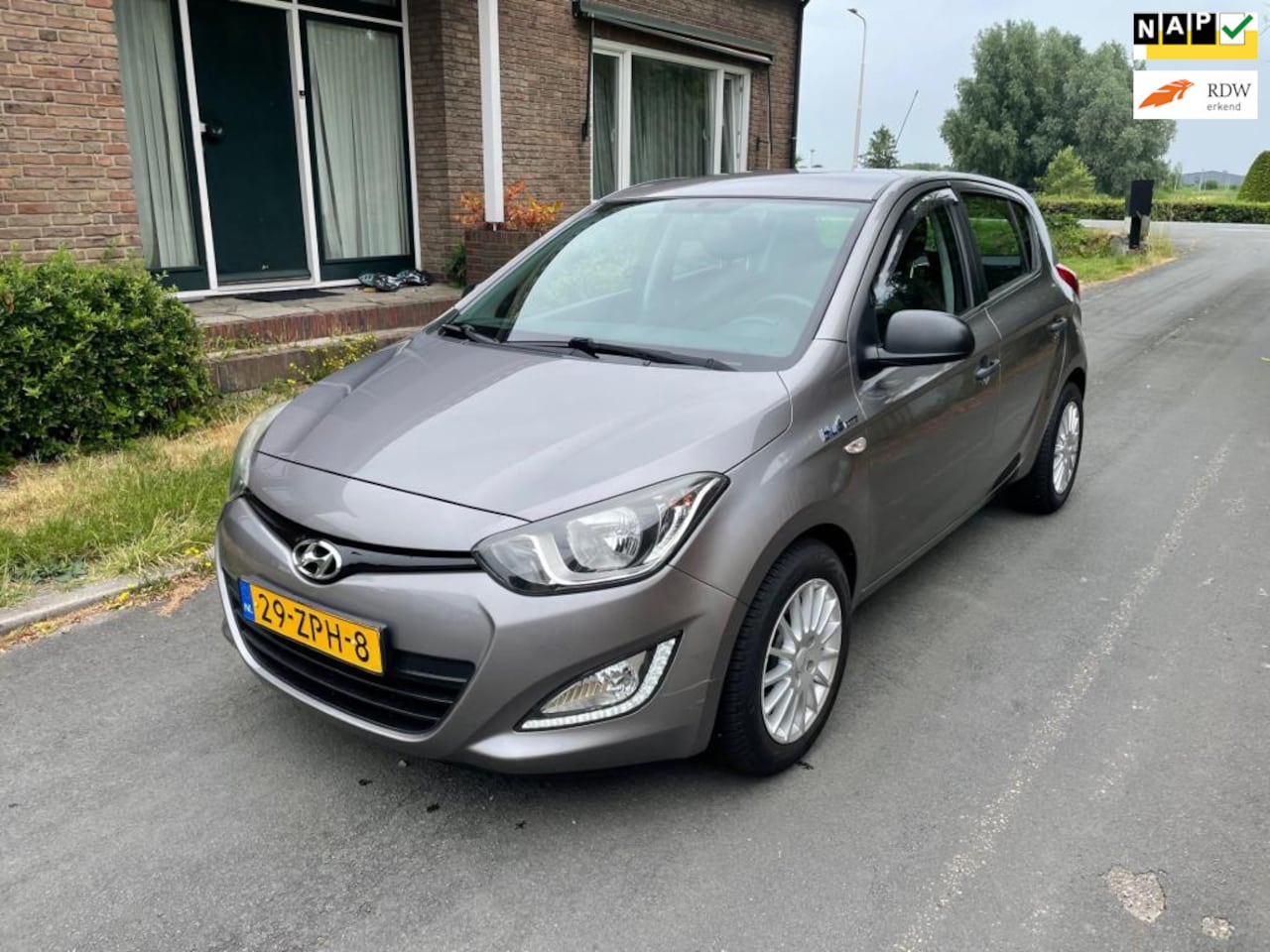 Hyundai i20 - 1.2i Business Edition AIRCO ELEC RAM NAP APK DEALER OH - AutoWereld.nl