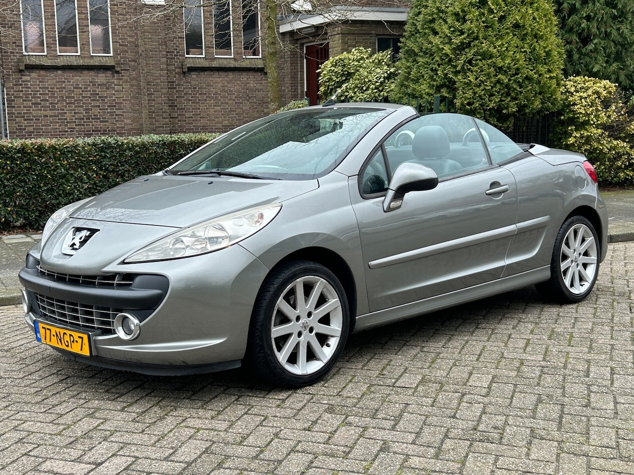 Peugeot 207 CC - 1.6-16V T Sport 2008 leer! stoelverwarming! pdc! cruise control! youngtimer! weinig km’s! - AutoWereld.nl