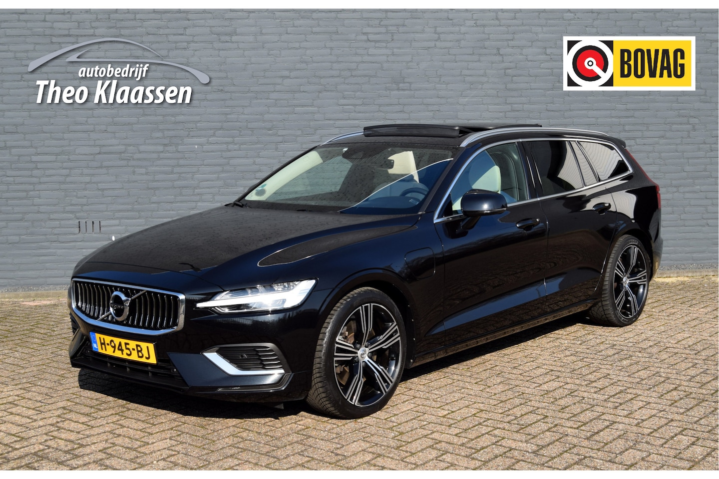 Volvo V60 - 2.0 T6 Twin Engine AWD Inscription Panoramadak wegklapbare trekhaak - AutoWereld.nl