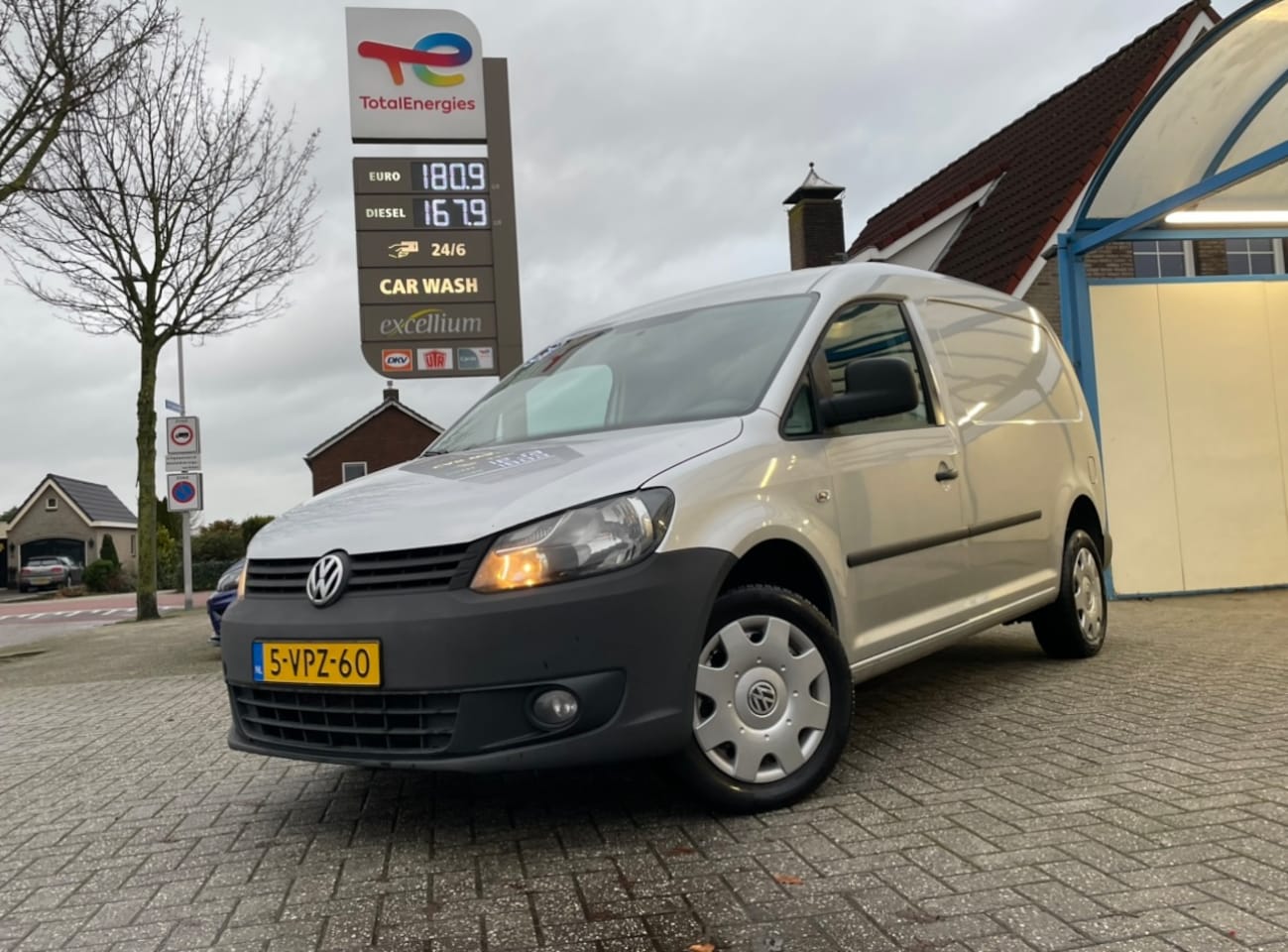 Volkswagen Caddy - 2.0 D 103KW 4MOTION NL AUTO / AIRCO / CRUISE / TREKHAAK - AutoWereld.nl