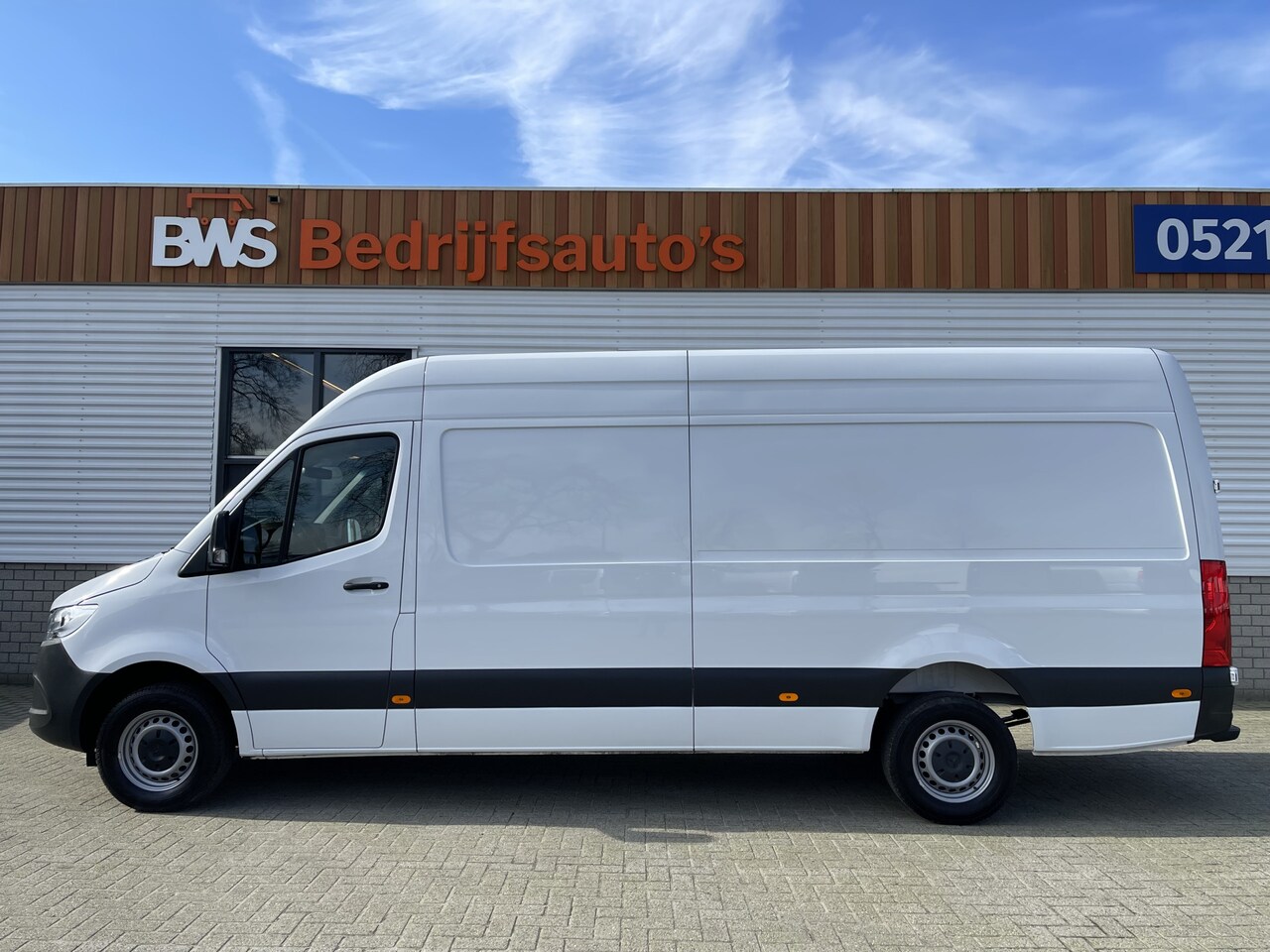 Mercedes-Benz Sprinter - 317 1.9 CDI 170pk L3H2 RWD Functional / rijklaar € 38.950 ex btw / lease vanaf € 893 / tre - AutoWereld.nl