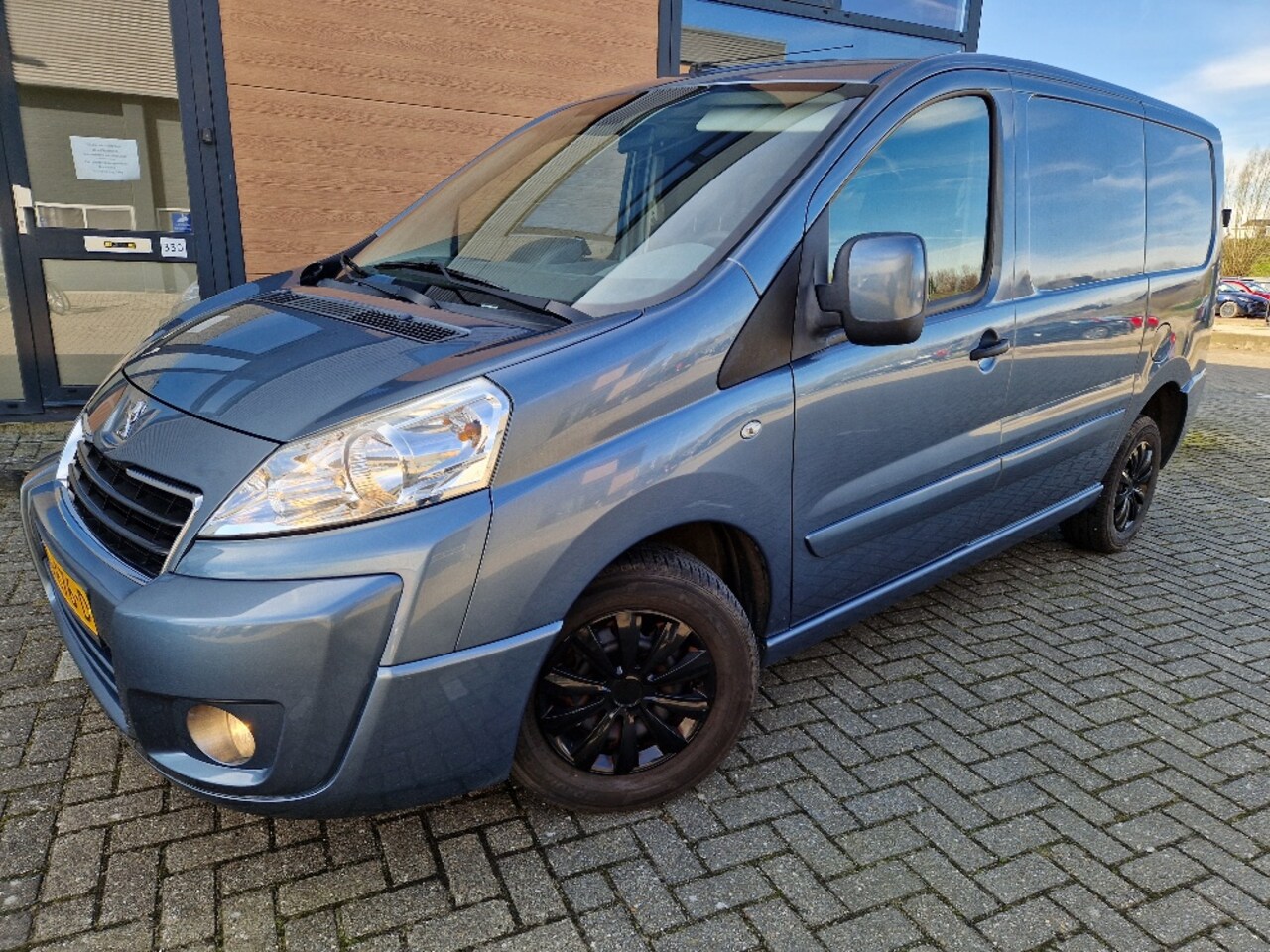 Peugeot Expert - 1.6 HDI MARGE alle opties 3-pers airco cruise trekhaak winterset L1H1 Profit+ euro5 - AutoWereld.nl