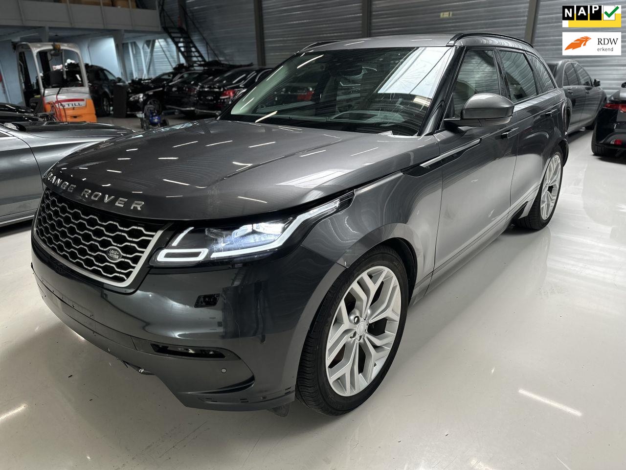 Land Rover Range Rover Velar - 2.0 P300 AWD R-Dynamic HSE/FULL OPTIONS - AutoWereld.nl