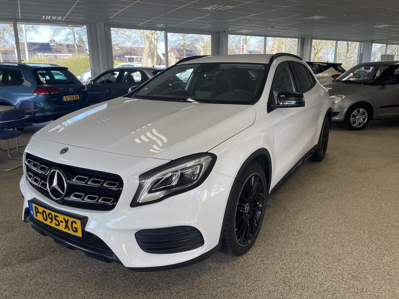 Mercedes-Benz GLA-Klasse - 200 Premium Plus 200 Premium Plus - AutoWereld.nl