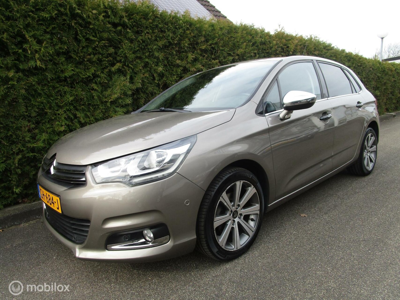 Citroën C4 - 1.2 PureTech 130 PK - NAVIGATIE - TREKHAAK - AutoWereld.nl