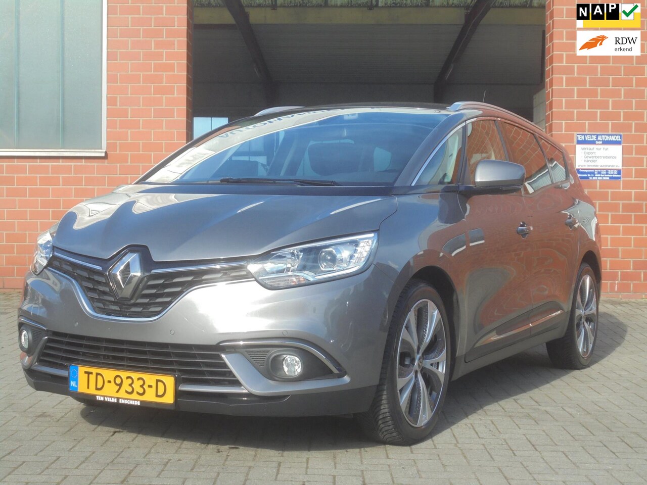 Renault Grand Scénic - 1.3 TCe Intens Automaat, Leer, Navi, Climate & cruise control, Trekhaak - AutoWereld.nl