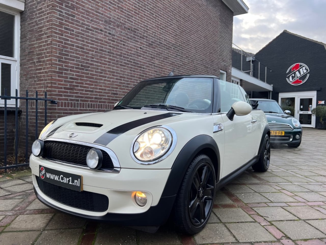 MINI Cooper S - 1.6 Cabrio S Chili LEDER XENON PDC STOELVERW - AutoWereld.nl