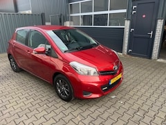 Toyota Yaris - 1.3 VVT-I ASPIRATION AUTOMAAT-AIRCO-NAVI-CAMERS-AFN TREKHAAK