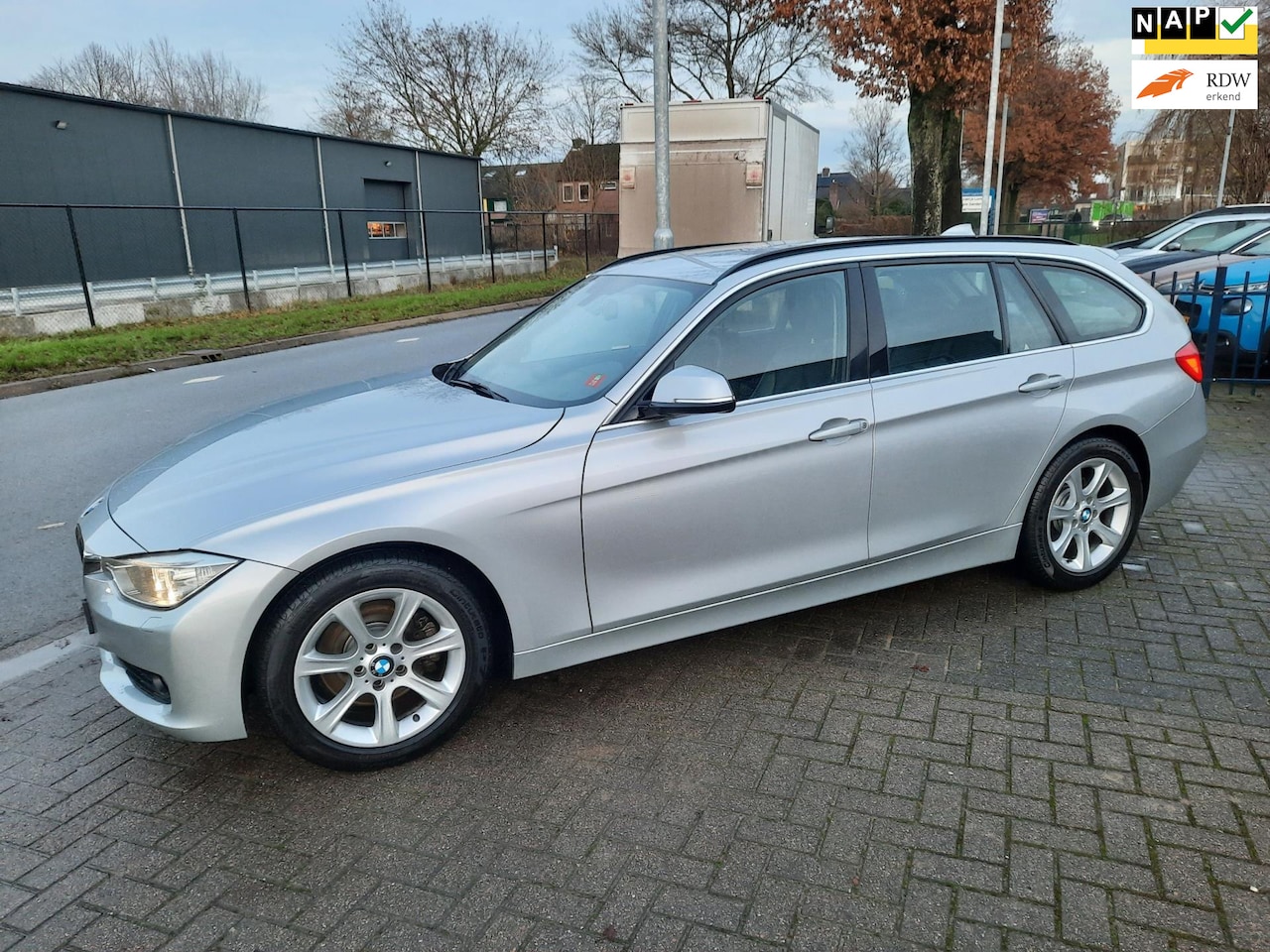 BMW 3-serie Touring - 328i Upgrade Edition 328i Upgrade Edition - AutoWereld.nl