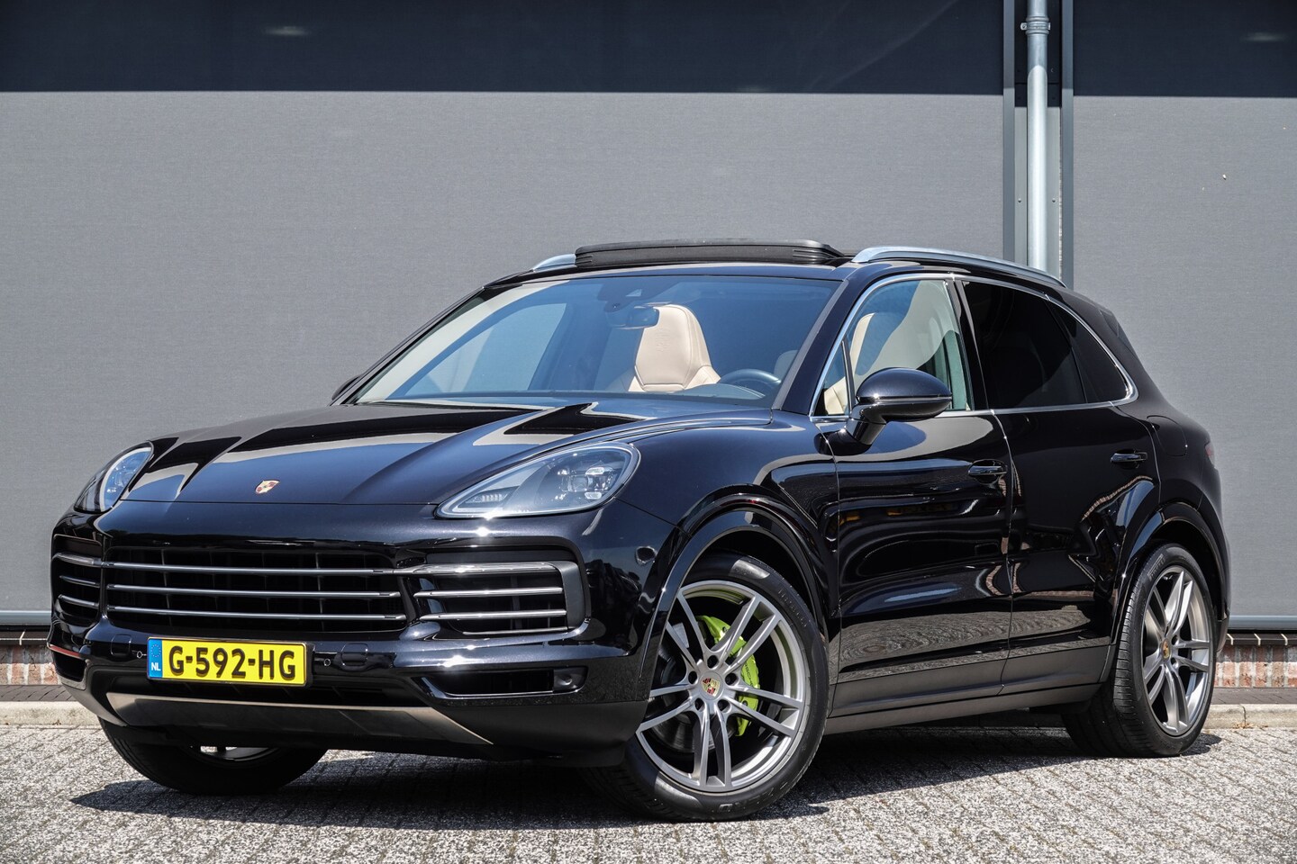 Porsche Cayenne - E-Hybrid 3.0 462Pk 8-Aut. | Luchtvering | Panoramadak - AutoWereld.nl