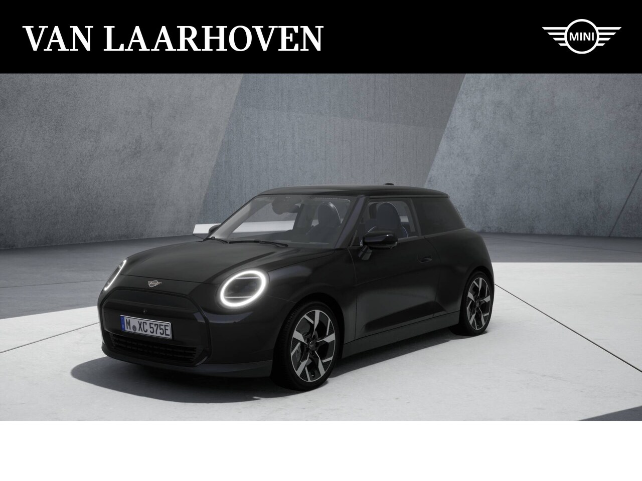 MINI Cooper - Hatchback E Classic 40.7 kWh / Panoramadak / LED / Harman Kardon / Head-Up / Parking Assis - AutoWereld.nl