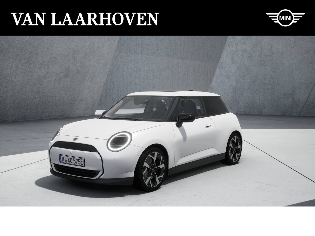 MINI Cooper - Hatchback E Classic 40.7 kWh / Panoramadak / LED / Stoelverwarming / Harman Kardon / Head- - AutoWereld.nl