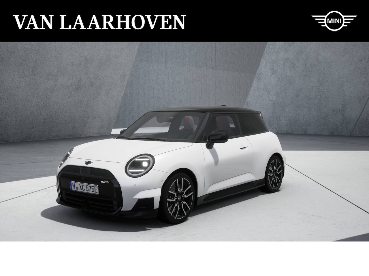 MINI Cooper - Hatchback E JCW 40.7 kWh / Panoramadak / LED / Harman Kardon / Head-Up / Parking Assistant - AutoWereld.nl