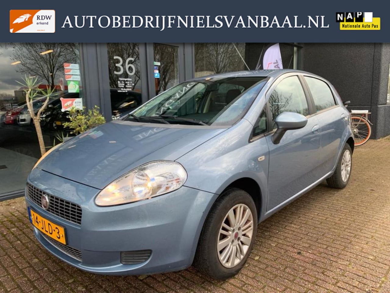 Fiat Grande Punto - 1.4 Edizione Lusso Airco/5Drs//Cruise/NAP - AutoWereld.nl