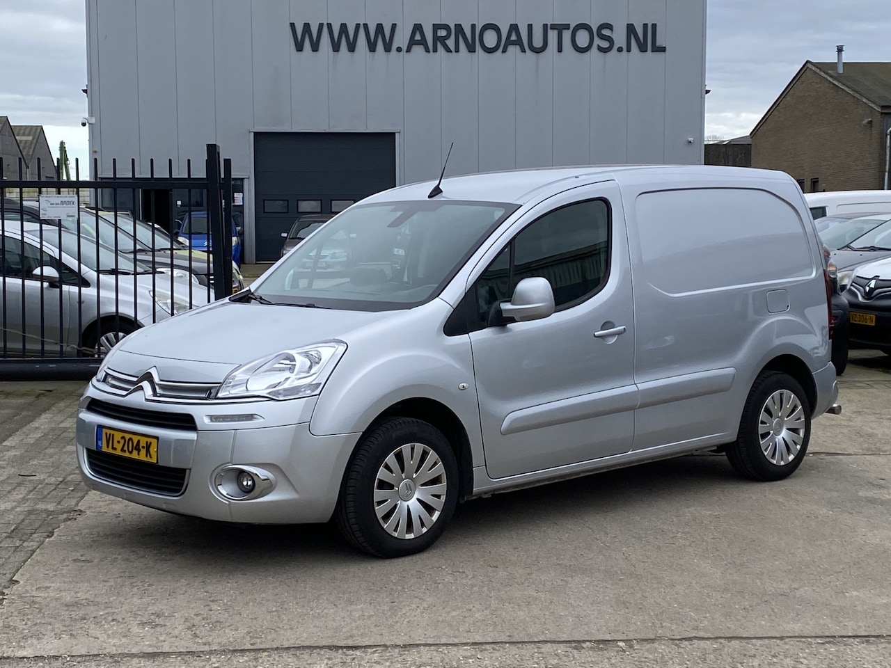 Citroën Berlingo - 1.6 e-HDI 500 Club 1.6 e-HDI 500 Club, 3-PERSOONS, 1E EIGENAAR, AIRCO, CRUISE CONTROL, SCHUIFDEUR RECHTS, NAV - AutoWereld.nl