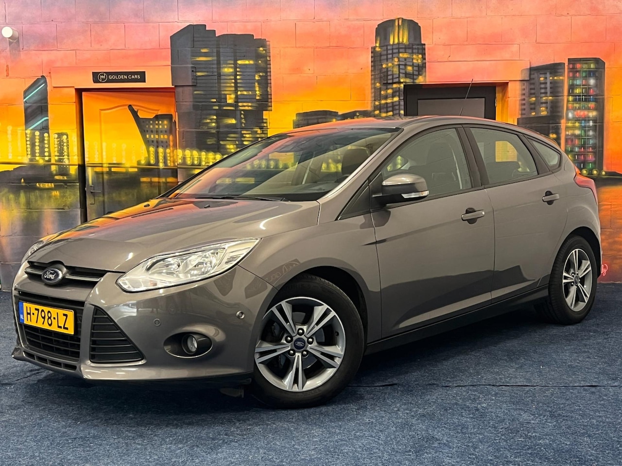 Ford Focus - 1.0 EcoBoost Titanium Autoparking|Parkeersensoren - AutoWereld.nl