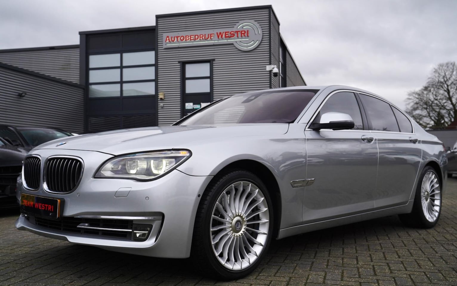 BMW 7-serie - 750d xDrive High Executive | Alpine 21 inch | LED | Adaptieve cruise | Trekhaak | Lane Ass - AutoWereld.nl