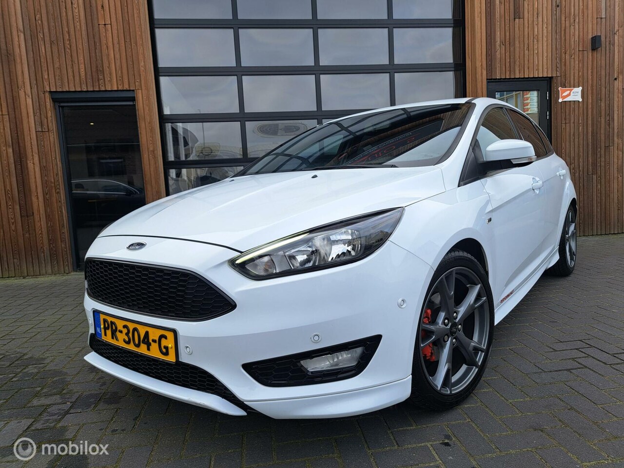 Ford Focus - 1.0 125PK ST LINE NAVIGATIE CRUISE AIRCO - AutoWereld.nl