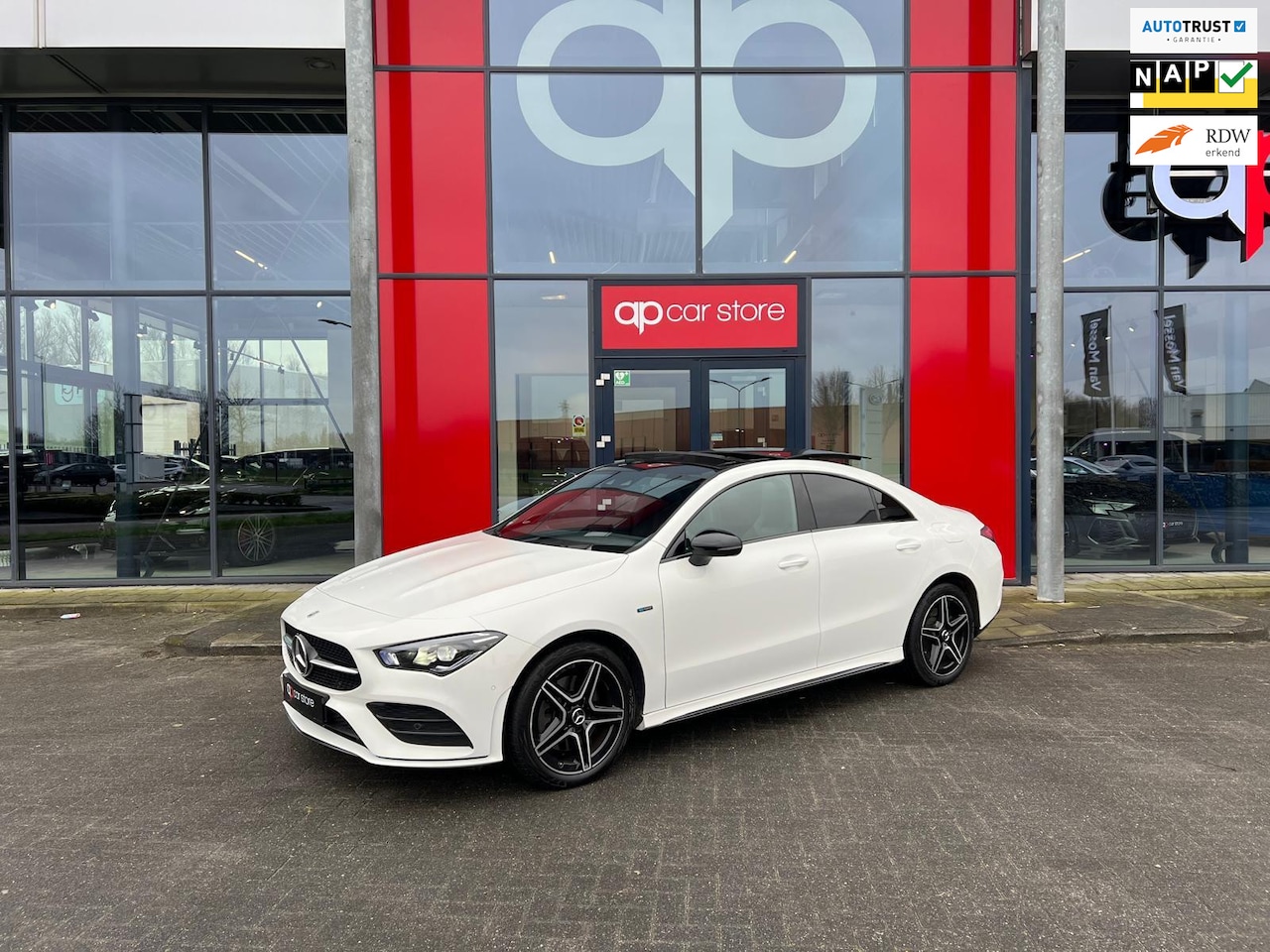 Mercedes-Benz CLA-Klasse - 250 e Business Solution AMG Limited Panorama Burmester - AutoWereld.nl