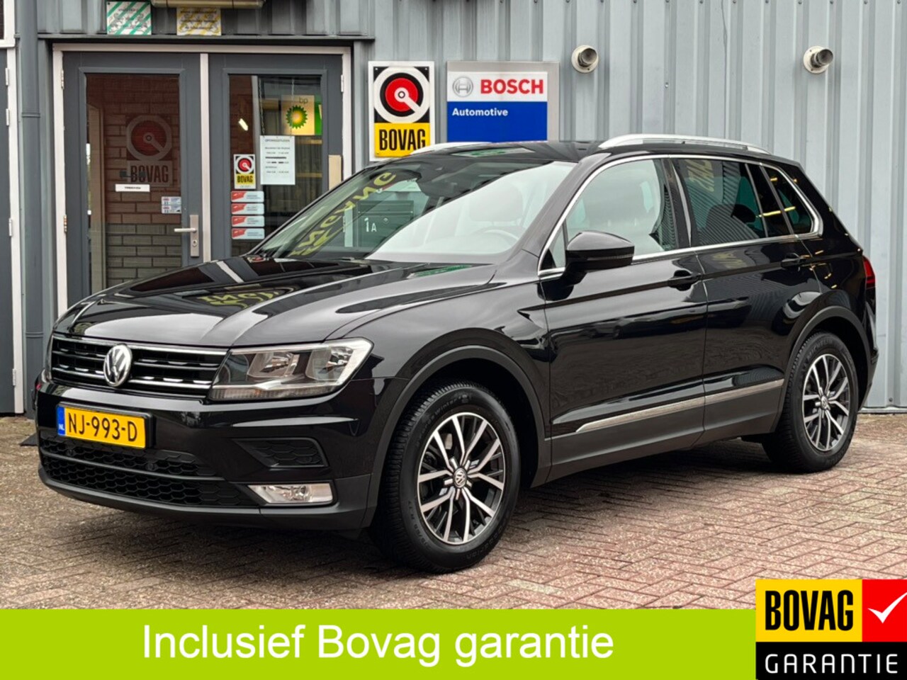 Volkswagen Tiguan - 1.4 TSI Connected Series | NAVI | CARPLAY | DAB | TREKHAAK | - AutoWereld.nl