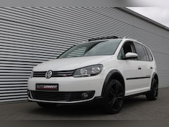 Volkswagen Touran - 1.4 TSI Cross DSG (Panoramadak Leder Navi/Camera 18InchLMV Pdc V+A PrivacyGlass)