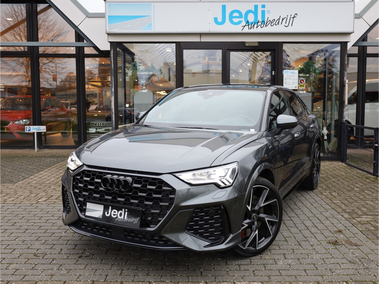 Audi RSQ3 - Sportback 2.5 TFSI 294kw/400pk quattro S-tronic 7 - AutoWereld.nl