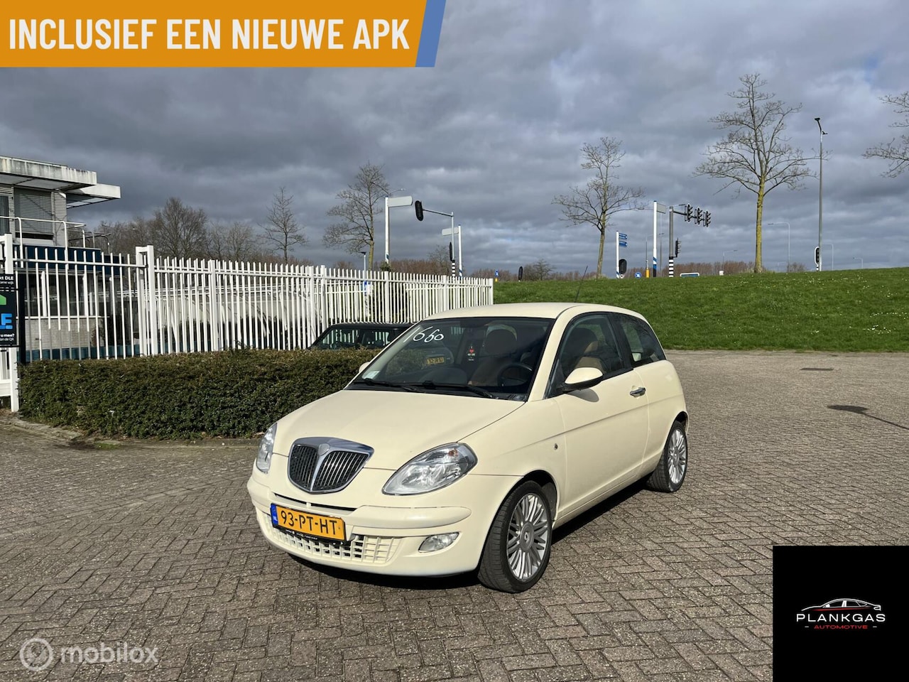 Lancia Y(psilon) - 1.4-16V Platino 1.4-16V Platino - AutoWereld.nl