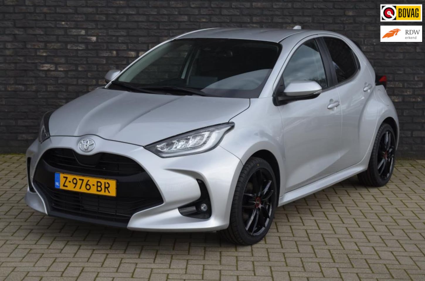 Toyota Yaris - 1.5 VVT-i Business Plus | Achteruitrijcamera | Stuurwielverwarming | Stoelverwarming - AutoWereld.nl