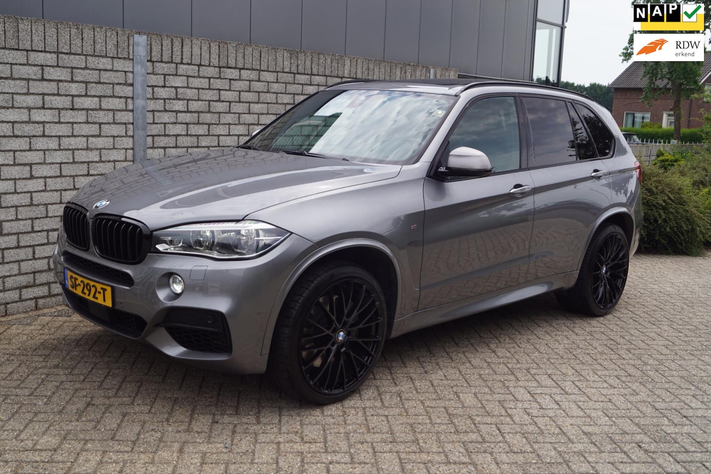 BMW X5 - M50D X Drive Autom Panodak Soft Close Head Up Navi 360 Camera Luchtvering Clima x PDC LMV - AutoWereld.nl