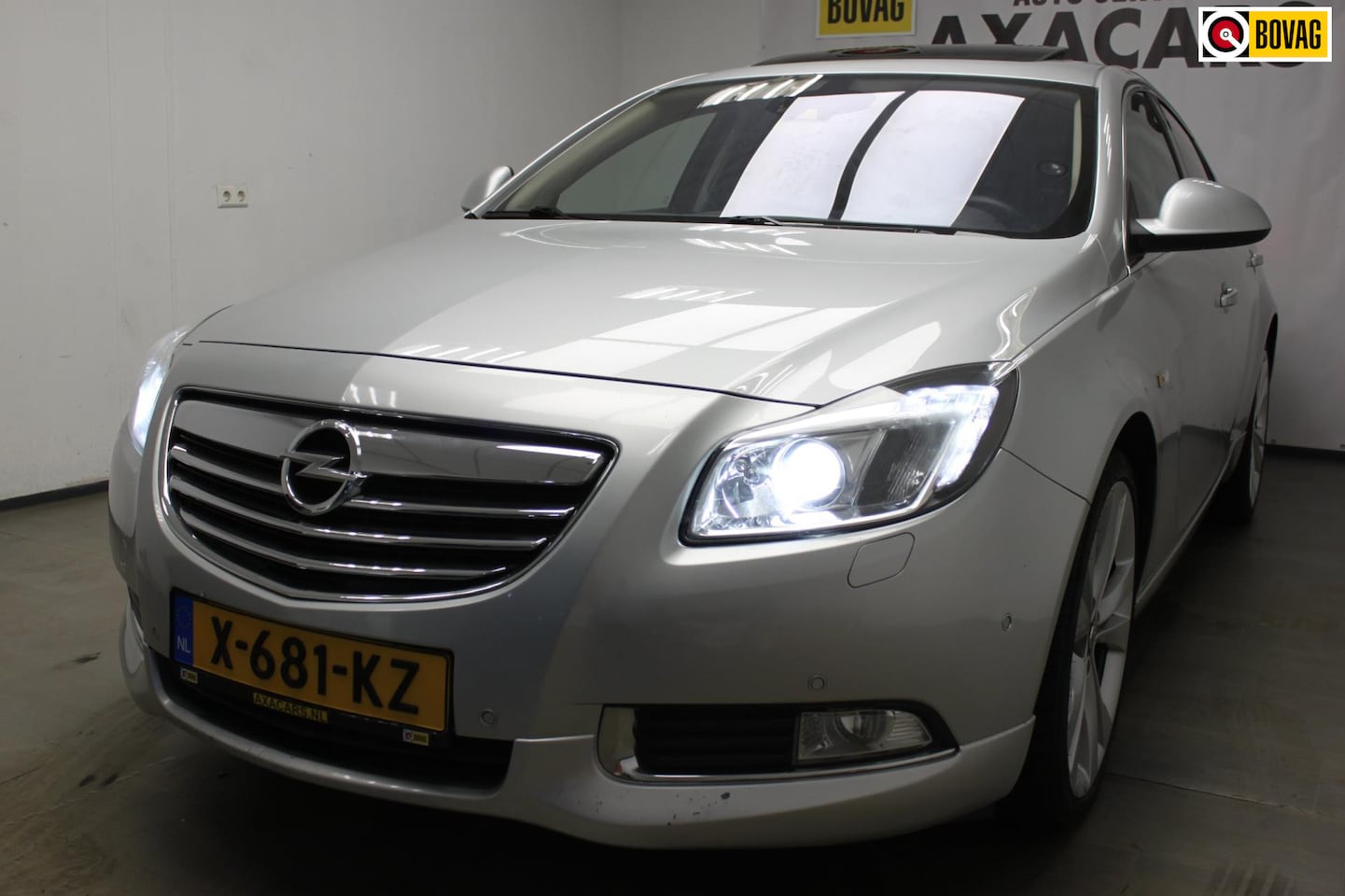 Opel Insignia - 2.8 T Sport 4x4 UNIEKE AUTO ! GARANTIE ! XENON ! NAVIGATIE ! - AutoWereld.nl