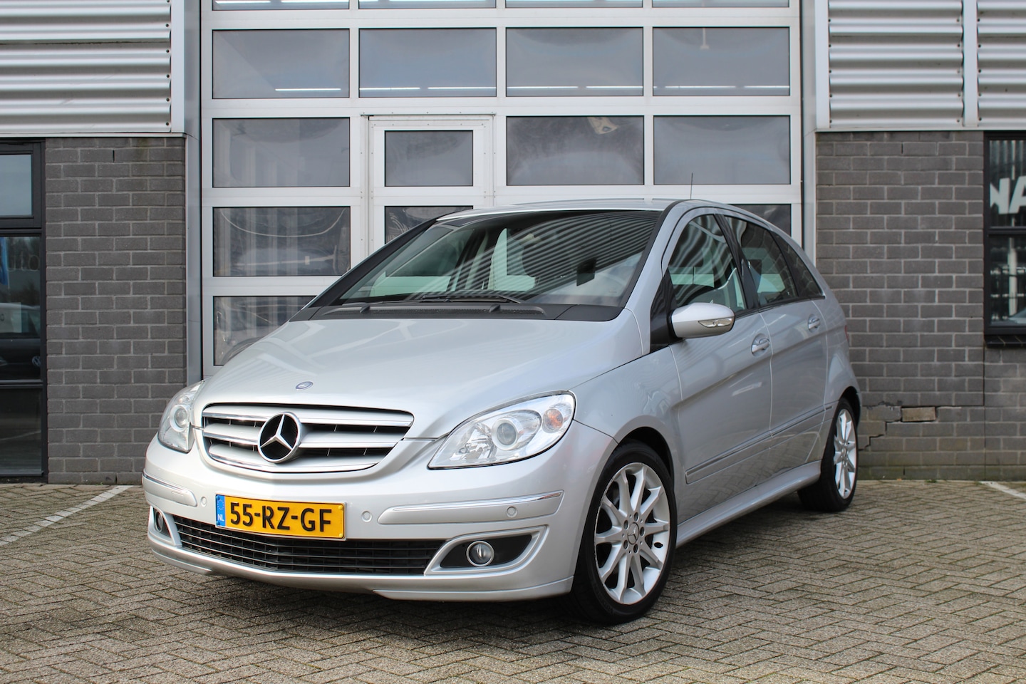 Mercedes-Benz B-klasse - 200 Turbo 194 PK / Automaat / Airco / Trekhaak / N.A.P. - AutoWereld.nl