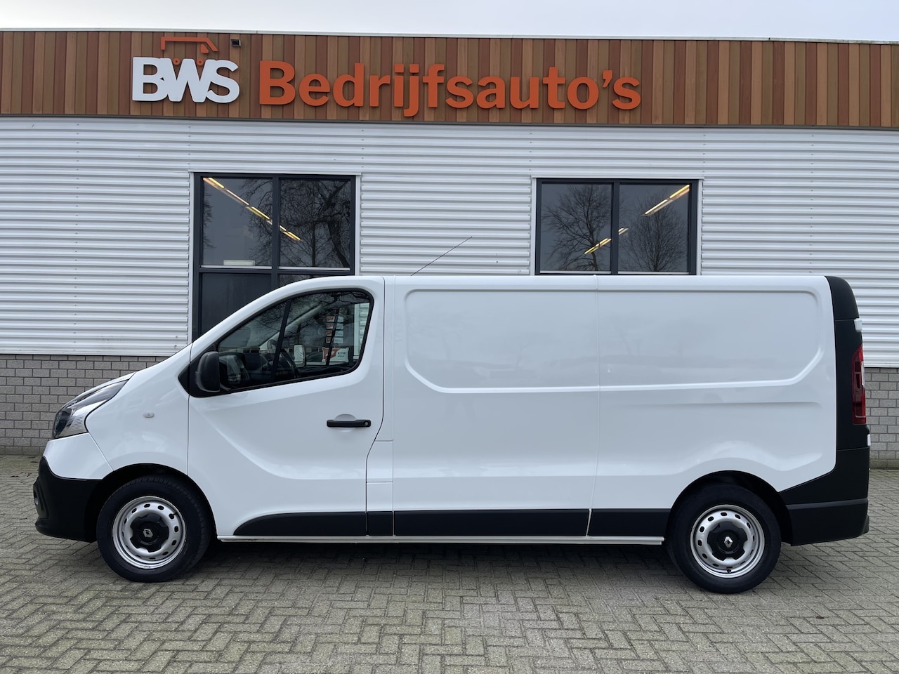 Renault Trafic - 1.6 dCi T29 L2H1 Comfort / vaste prijs rijklaar € 16.950 ex btw / lease vanaf € 311 / airc - AutoWereld.nl