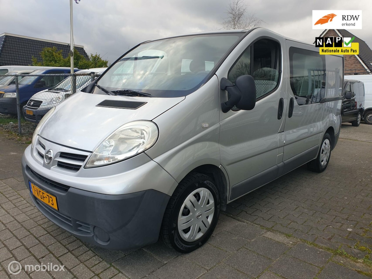 Nissan Primastar - 2.0 dCi L1H1 dubbel cabine 2 schuifdeuren - AutoWereld.nl