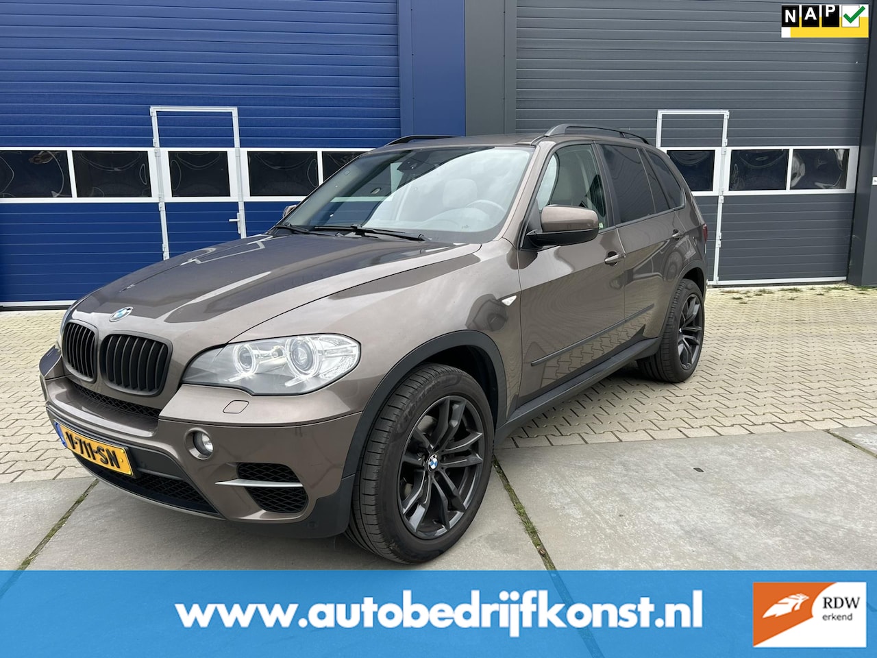 BMW X5 - Grijs kenteken 4x4 zeer mooie staat met dure breedset met Pirelli banden met slechts 15500 - AutoWereld.nl