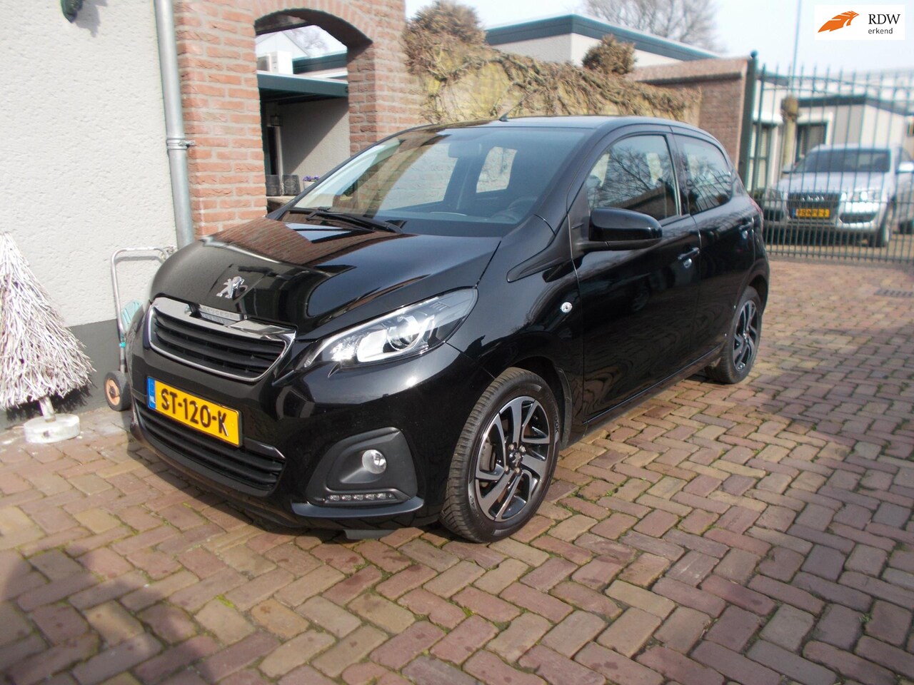 Peugeot 108 - 1.0 e-VTi Active bj 2018 91 dkm nap mooie auto - AutoWereld.nl