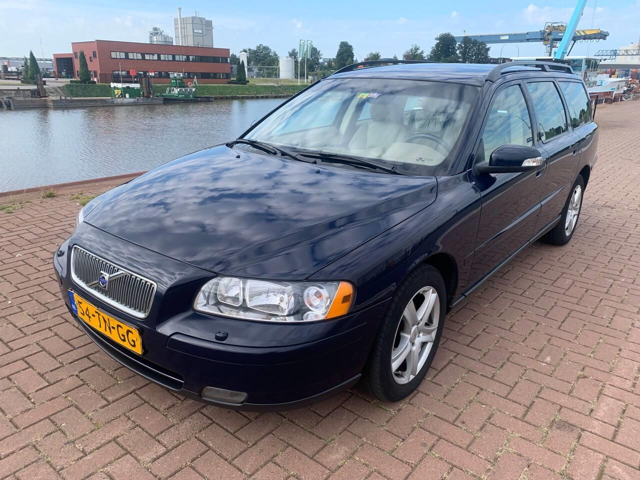 Volvo V70 - 2.4 Edition /Airco/Cruise/140 PK/Leder/Frisse APK - AutoWereld.nl