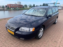 Volvo V70 - 2.4 Edition /Airco/Cruise/140 PK/Leder/Frisse APK